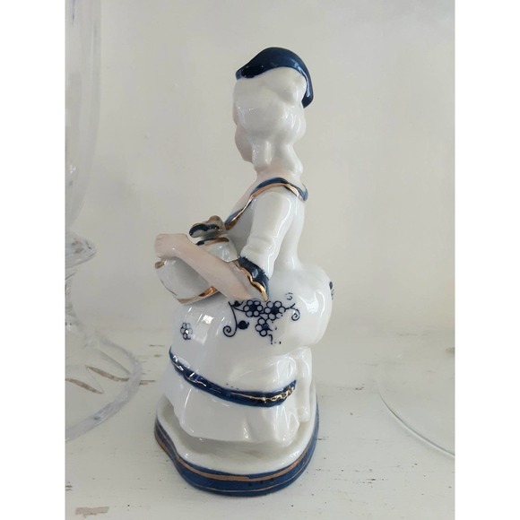 KPM Colonial Woman Porcelain Figurine - Picture 2 of 8